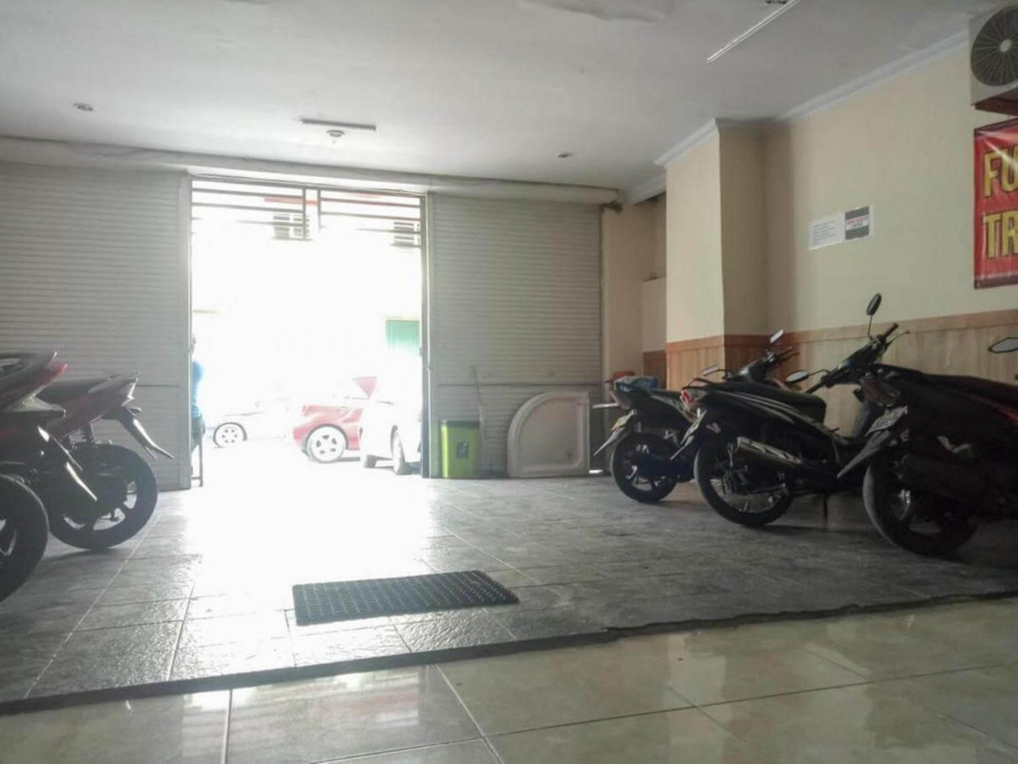 Permata Redpartner Hotel 2*